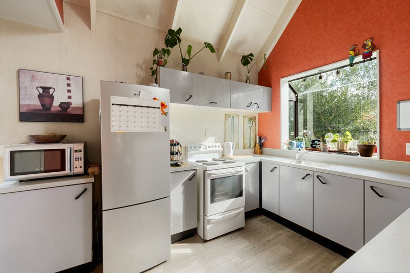 28B Churchill Avenue, Maeroa, Hamilton - Carousel 2