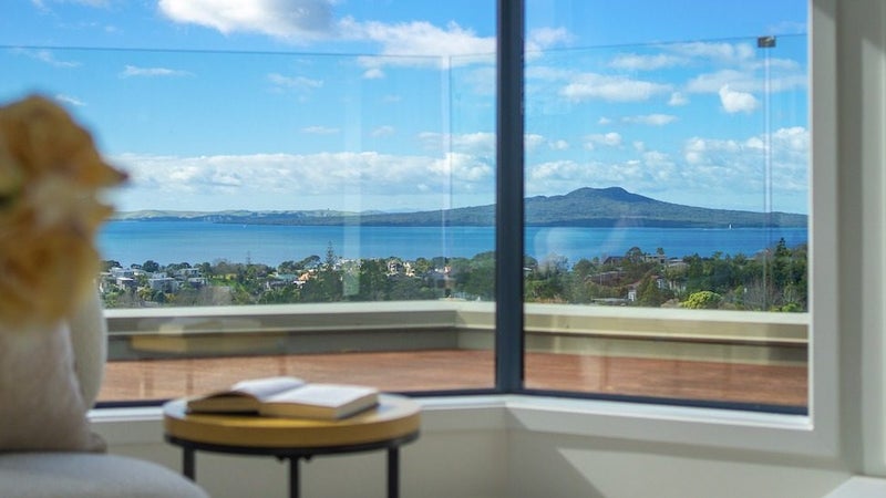 41 Aberdeen Road, Castor Bay, Auckland - Carousel 2