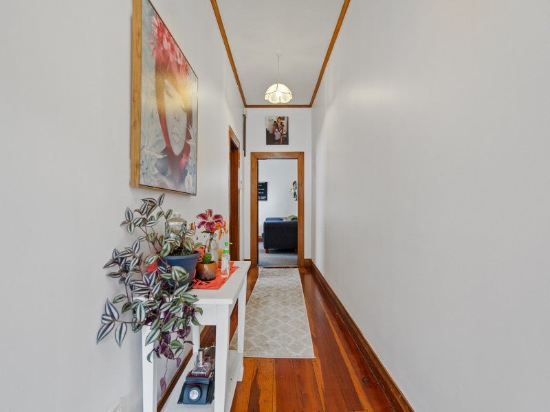 65 Derwent Street, Island Bay, Wellington - Carousel 2