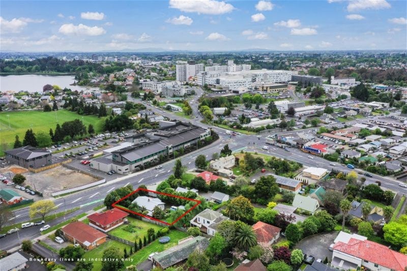 11 Kahikatea Drive, Melville, Hamilton - Carousel 14