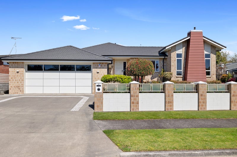 11 Wesley Avenue, Frankleigh Park, New Plymouth - Carousel 1