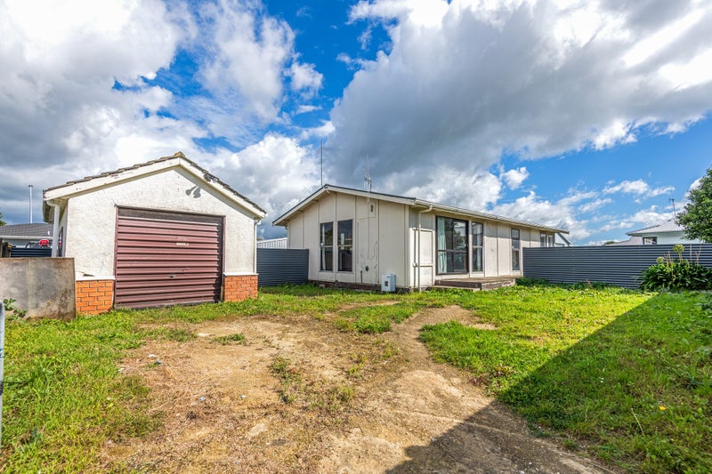 14 Dahlstrom Grove, Kelvin Grove, Palmerston North - Carousel 1