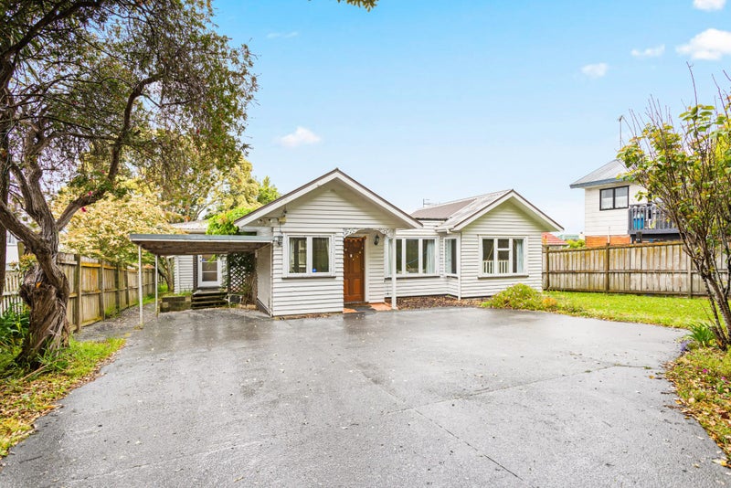 110 Mcleod Road, Te Atatu South, Auckland - Carousel 1