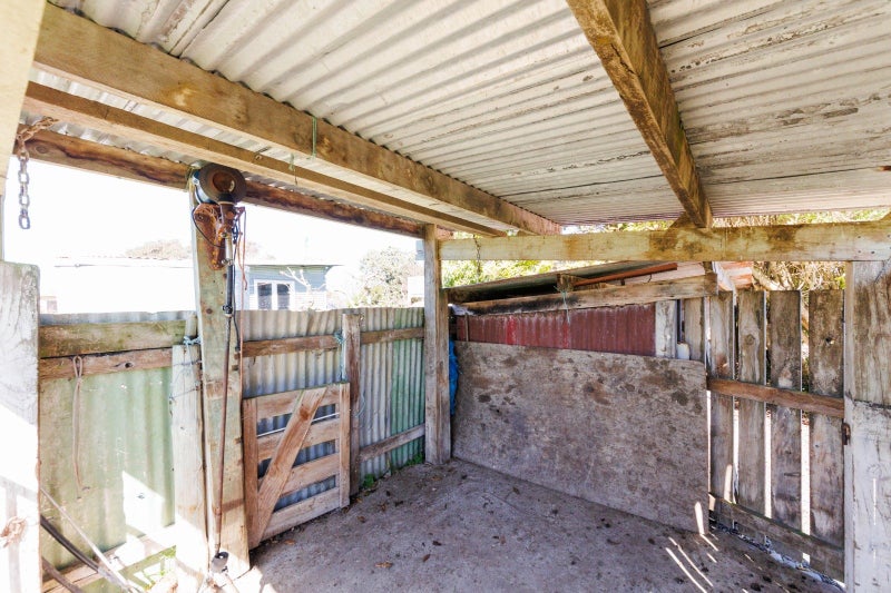 1924 Parewanui Road, Bulls - Carousel 26