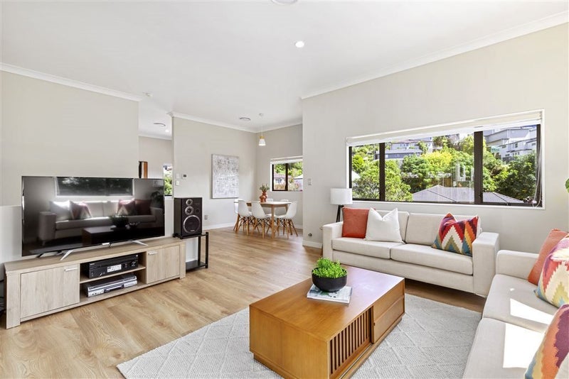 64 Helvetia Drive, Browns Bay, Auckland - Carousel 2