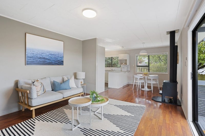 9 Kupari Place, Totara Vale, Auckland - Carousel 2