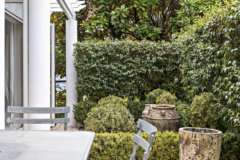 8 Joseph Banks Terrace, Remuera, Auckland - Carousel 2