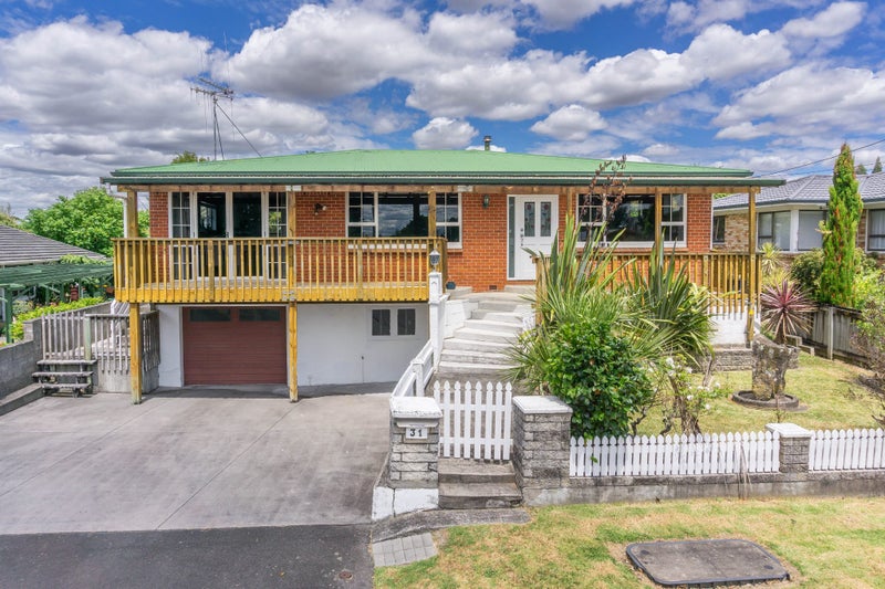 31 Mitcham Avenue, Forest Lake, Hamilton - Carousel 1