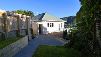 146A Cockayne Road, Khandallah, Wellington - Carousel 1