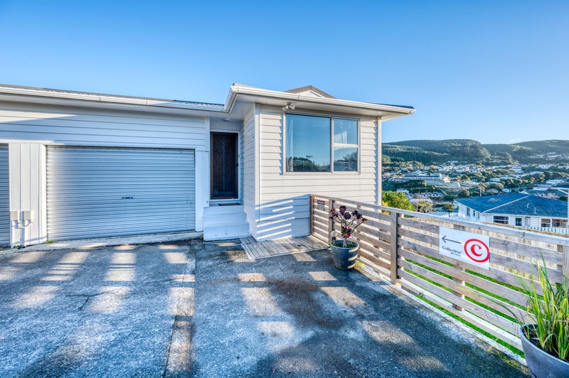 1/94 Taylor Terrace, Tawa, Wellington - Carousel 1