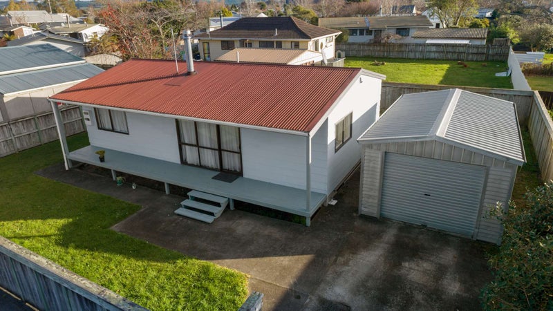 77B Kawaha Point Road, Kawaha Point, Rotorua - Carousel 1