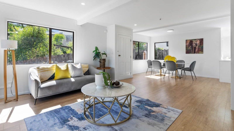 2/7 Altair Place, Windsor Park, Auckland - Carousel 1