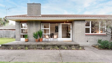 12 Adams Place, Woolston, Christchurch - Carousel 1