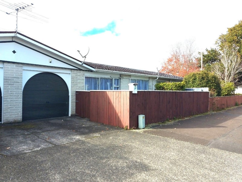 3C Benzie Avenue, Wallaceville, Upper Hutt - Carousel 1