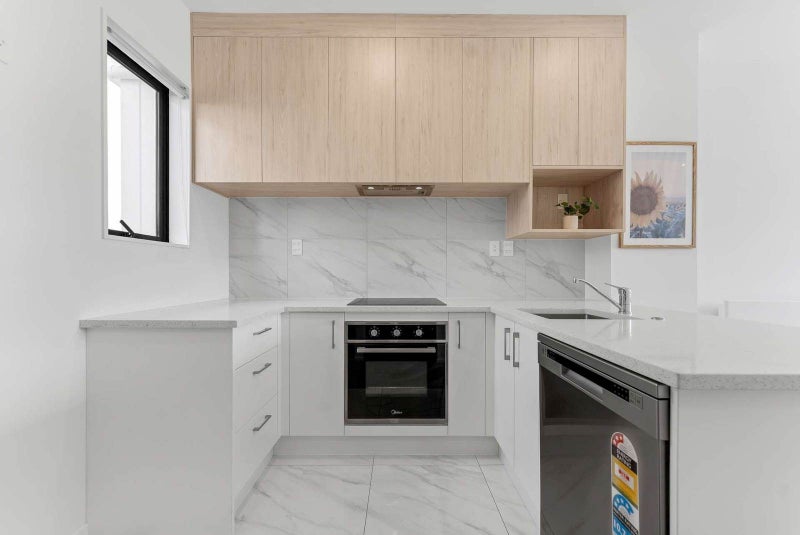 96C Walmsley Road, Favona, Auckland - Carousel 2