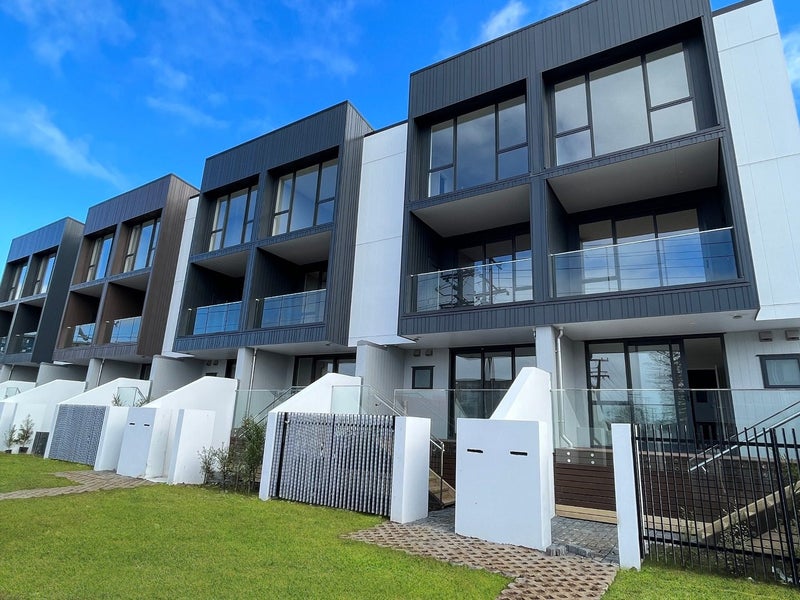 6/218 Lake Road, Northcote, Auckland - Carousel 1