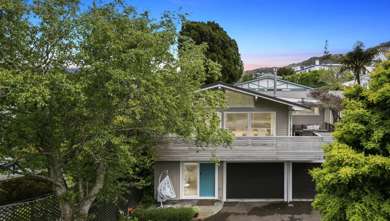 12 Clutha Avenue, Khandallah, Wellington - Carousel 1