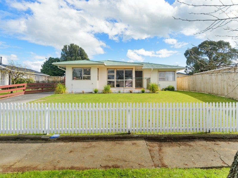 27 Stillwater Place, Westbrook, Palmerston North - Carousel 1