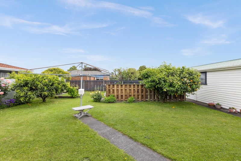 1402 Warwick Place, Mayfair, Hastings - Carousel 17