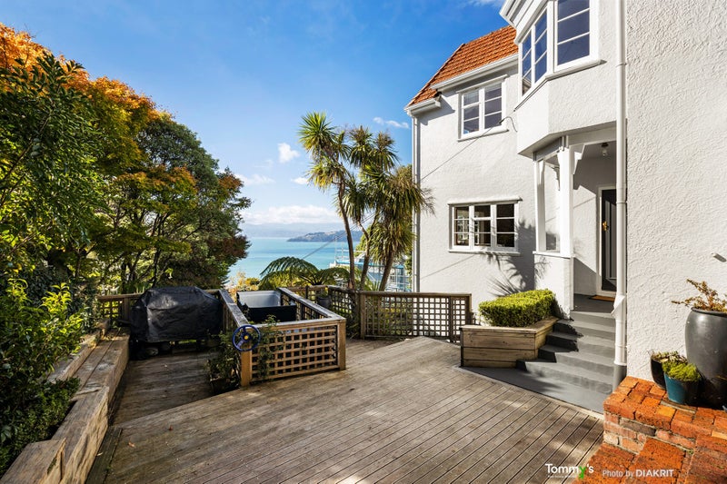 7 Lower Watt Street, Wadestown, Wellington - Carousel 1