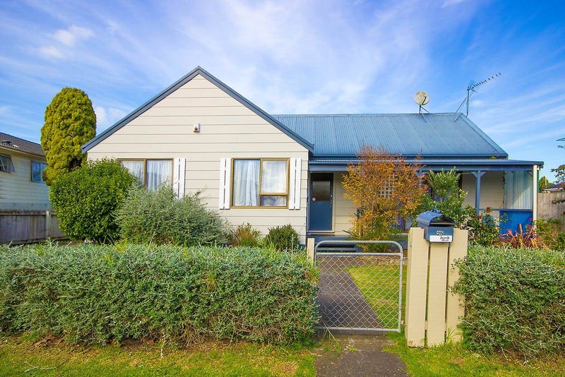 25 Balloch Street, Randwick Park, Auckland - Carousel 1