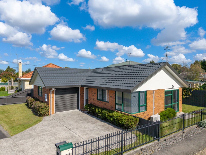 1 Daisy Street, Claudelands, Hamilton - Carousel 1