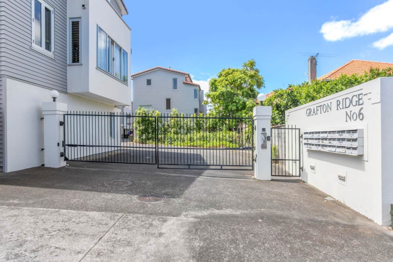 6V Carlton Gore Road, Grafton, Auckland - Carousel 2