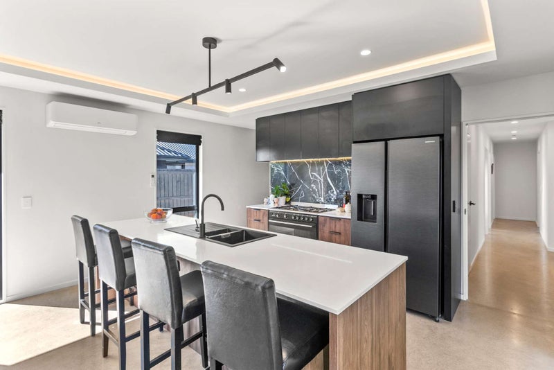 15 Evelyn Crescent, Marshland, Christchurch - Carousel 2