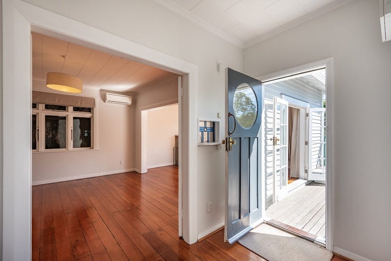 57 Durham Street, Aro Valley, Wellington - Carousel 2
