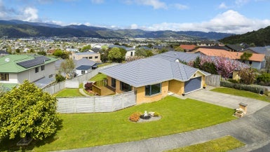 3 Ormrod Grove, Riverstone Terraces, Upper Hutt - Carousel 1