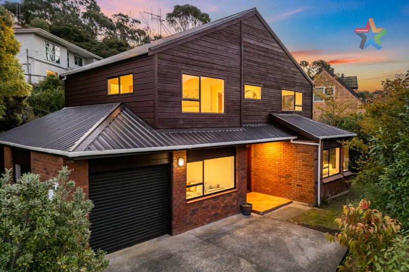 14 Shackle Lane, Whitby, Porirua - Carousel 1