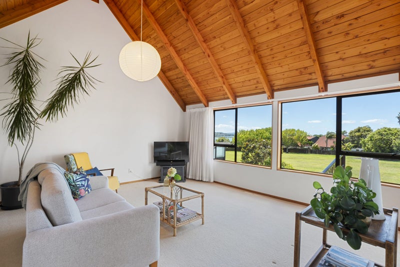 2/13 Nimrod Place, Half Moon Bay, Auckland - Carousel 2