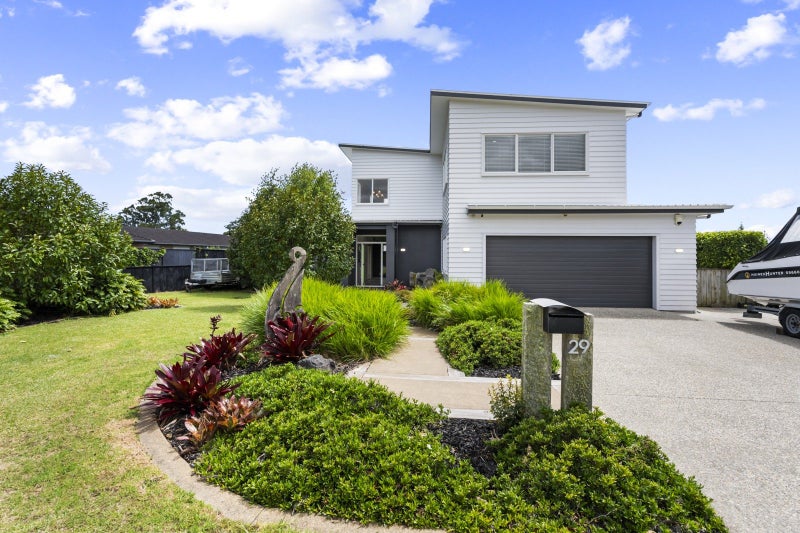 29 Pony Park Place, Beachlands, Auckland - Carousel 1