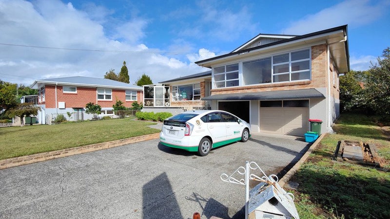 4 Chartwell Crescent, Chartwell, Hamilton - Carousel 2