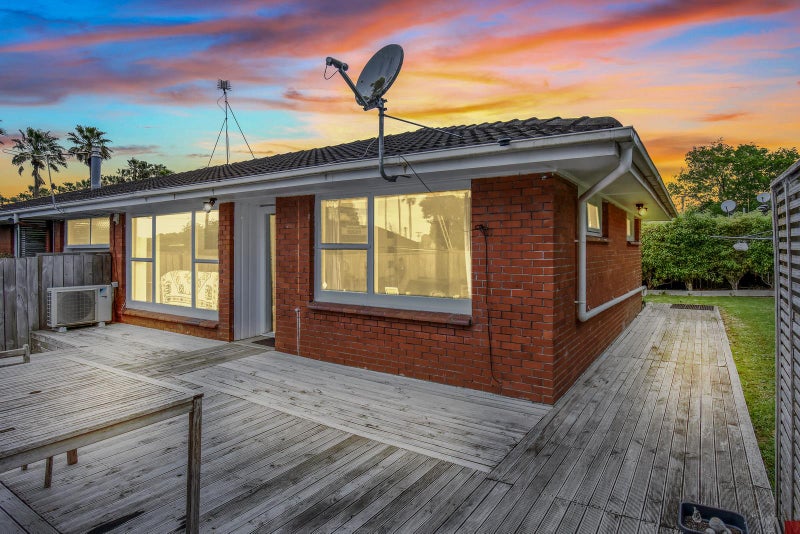 2/4 Brady Road, Otahuhu, Auckland - Carousel 1