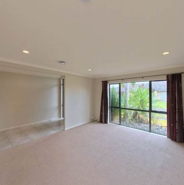 2 Alvre Place, Flat Bush, Auckland - Carousel 2