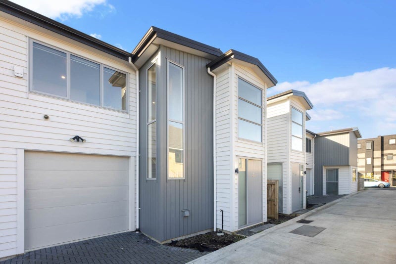 10B Playfair Road, Mount Roskill, Auckland - Carousel 1