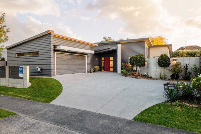 62 Palliser Drive, Huntington, Hamilton - Carousel 1