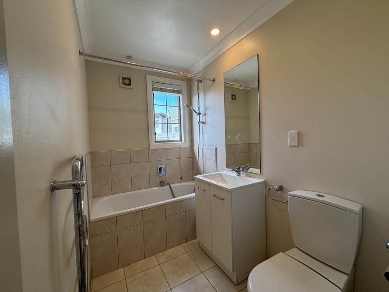 275 Pinecrest Drive, Gulf Harbour, Whangaparaoa - Carousel 2