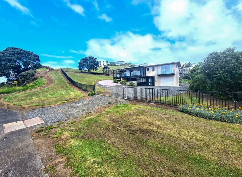 4 Stratford Drive, Cable Bay - Carousel 2
