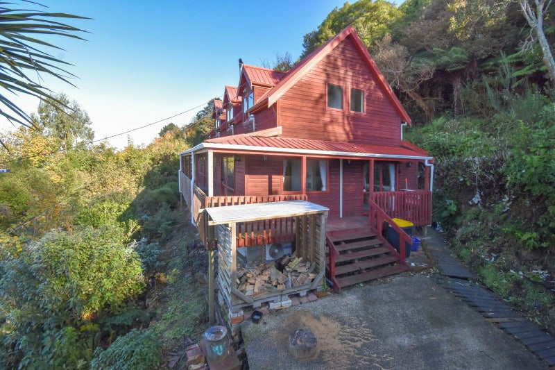 29 Rimu Street, Ravensbourne, Dunedin - Carousel 1