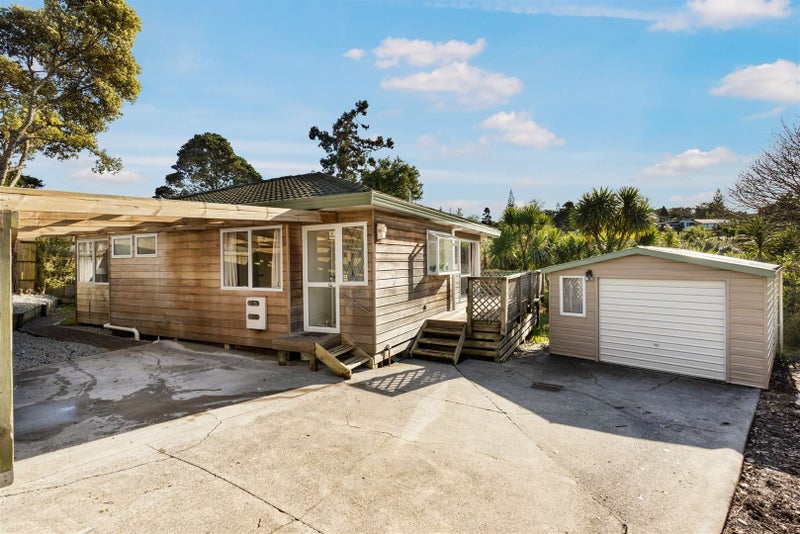 2/27 Withers Road, Glen Eden, Auckland - Carousel 1