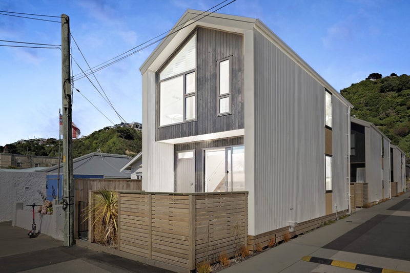 1/166 Queens Drive, Lyall Bay, Wellington - Carousel 16