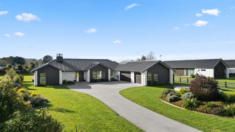 21 Delta Way, Te Kowhai, Hamilton - Carousel 1