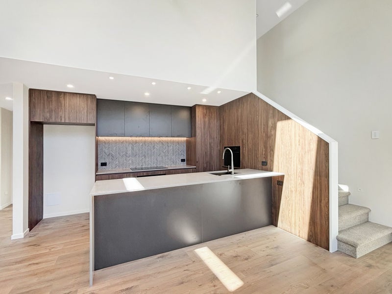 12 Claxton Place, Saint Martins, Christchurch - Carousel 2