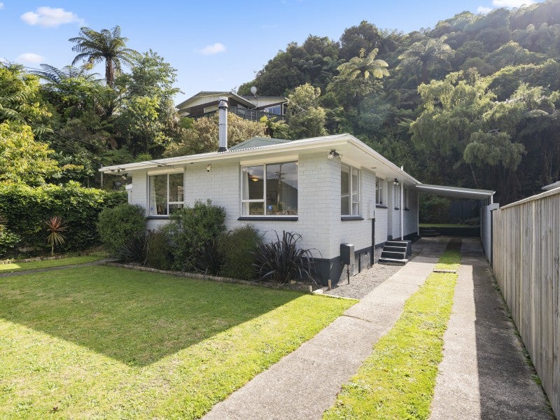 13 Gillespies Road, Birchville, Upper Hutt - Carousel 1