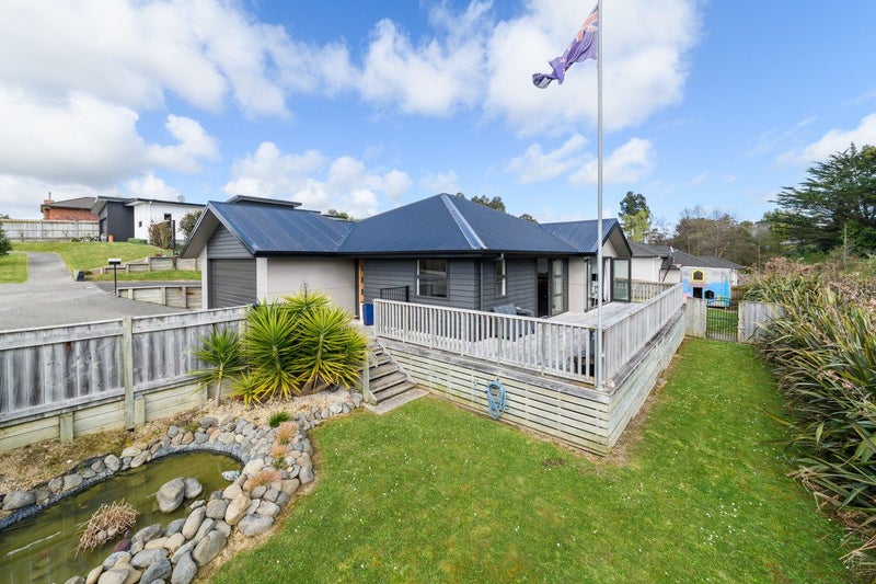33 Galea Grove, Kelvin Grove, Palmerston North - Carousel 1
