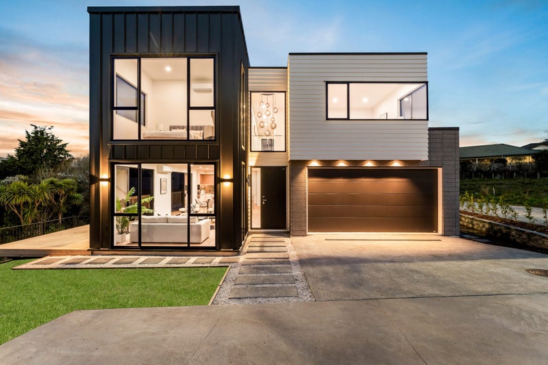 16 McMenamin Place, Fairview Heights, Auckland - Carousel 2