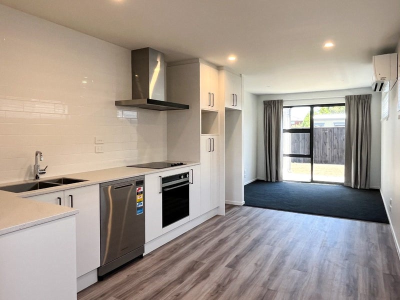 10 Oakmill Drive, Casebrook, Christchurch - Carousel 2