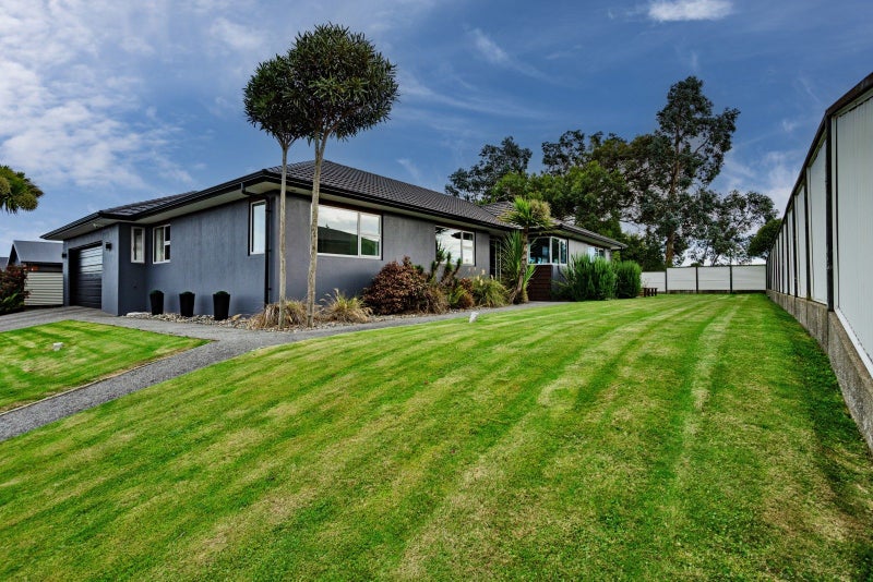 50 Hoffman Court, Waikiwi, Invercargill - Carousel 1